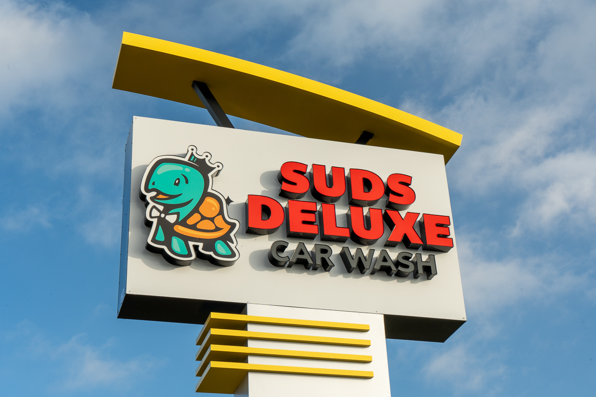 San Marcos-08 Suds Deluxe Car Wash San Marcos Wonder World Sign