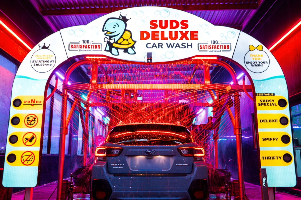Suds Deluxe Tunnel